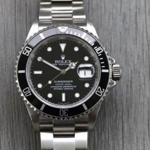 Rolex Submariner Date 16610 F Serial - 2004