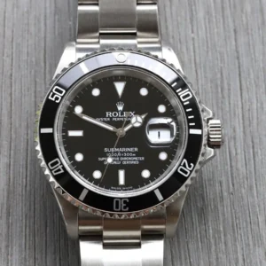Rolex Submariner Date 16610 F Serial - 2004