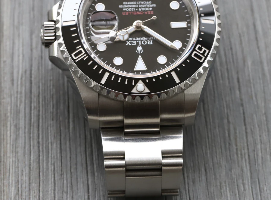 Rolex_Sea-Dweller_43_SD43_Mk1_126600_-_2017_Watch_Vault_10_900x.webp
