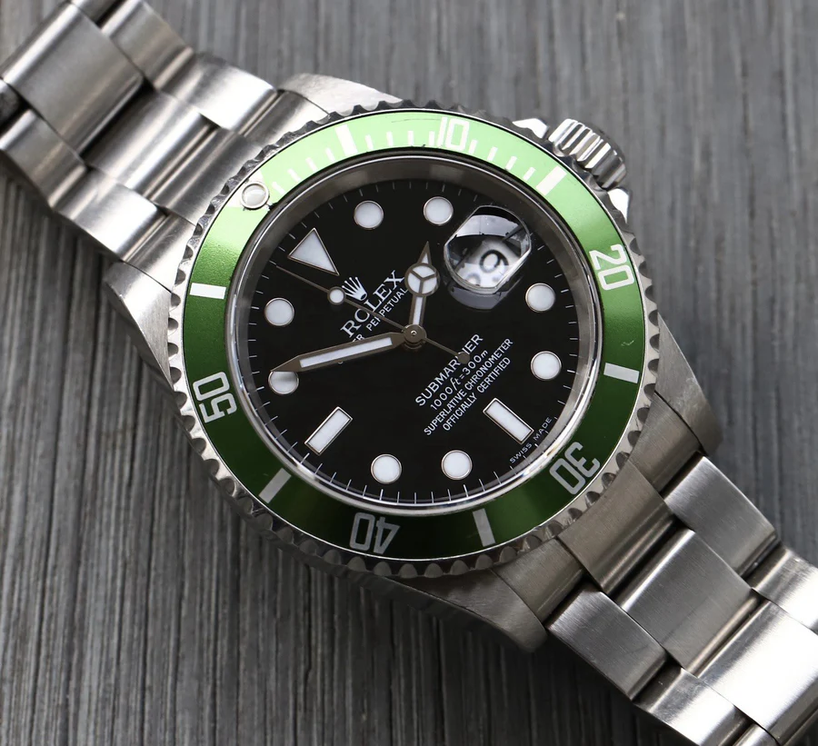 Rolex_Submariner_Kermit_F_Serial_16610LV_Collectors_Set_-_2004_Watch_Vault_08_900x.webp